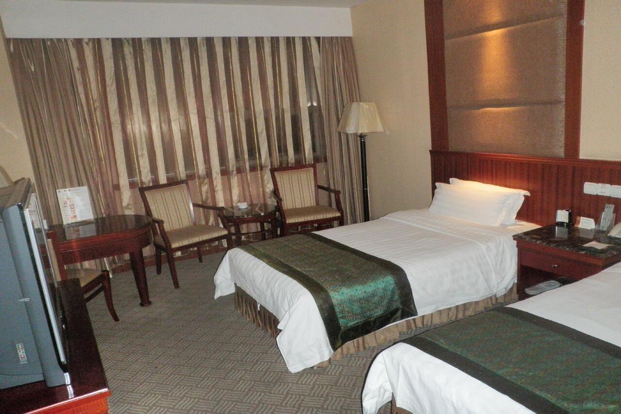 Garden City Hotel Chengdu Extérieur photo