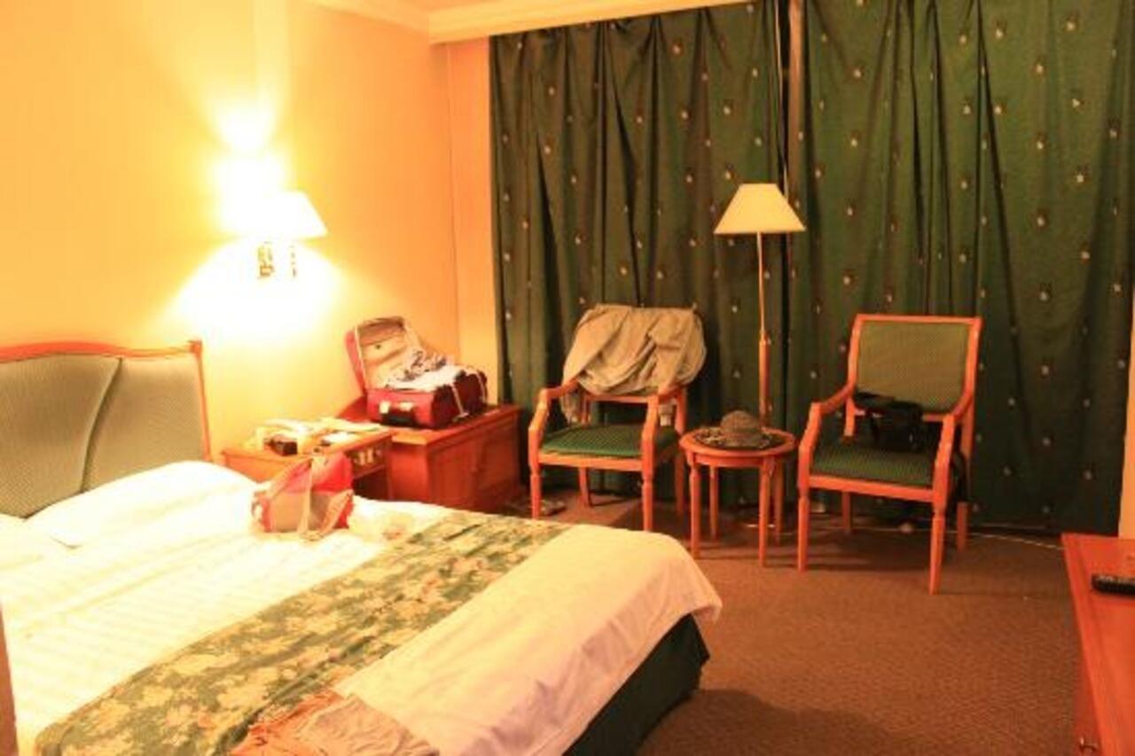 Garden City Hotel Chengdu Extérieur photo