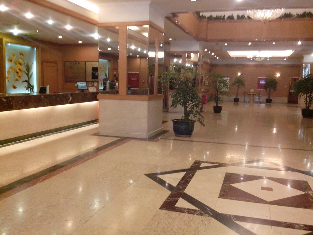 Garden City Hotel Chengdu Extérieur photo