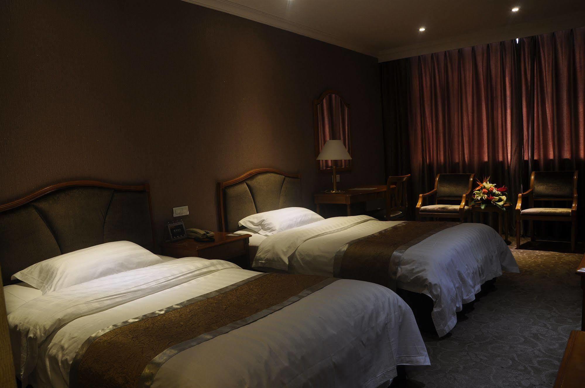 Garden City Hotel Chengdu Extérieur photo