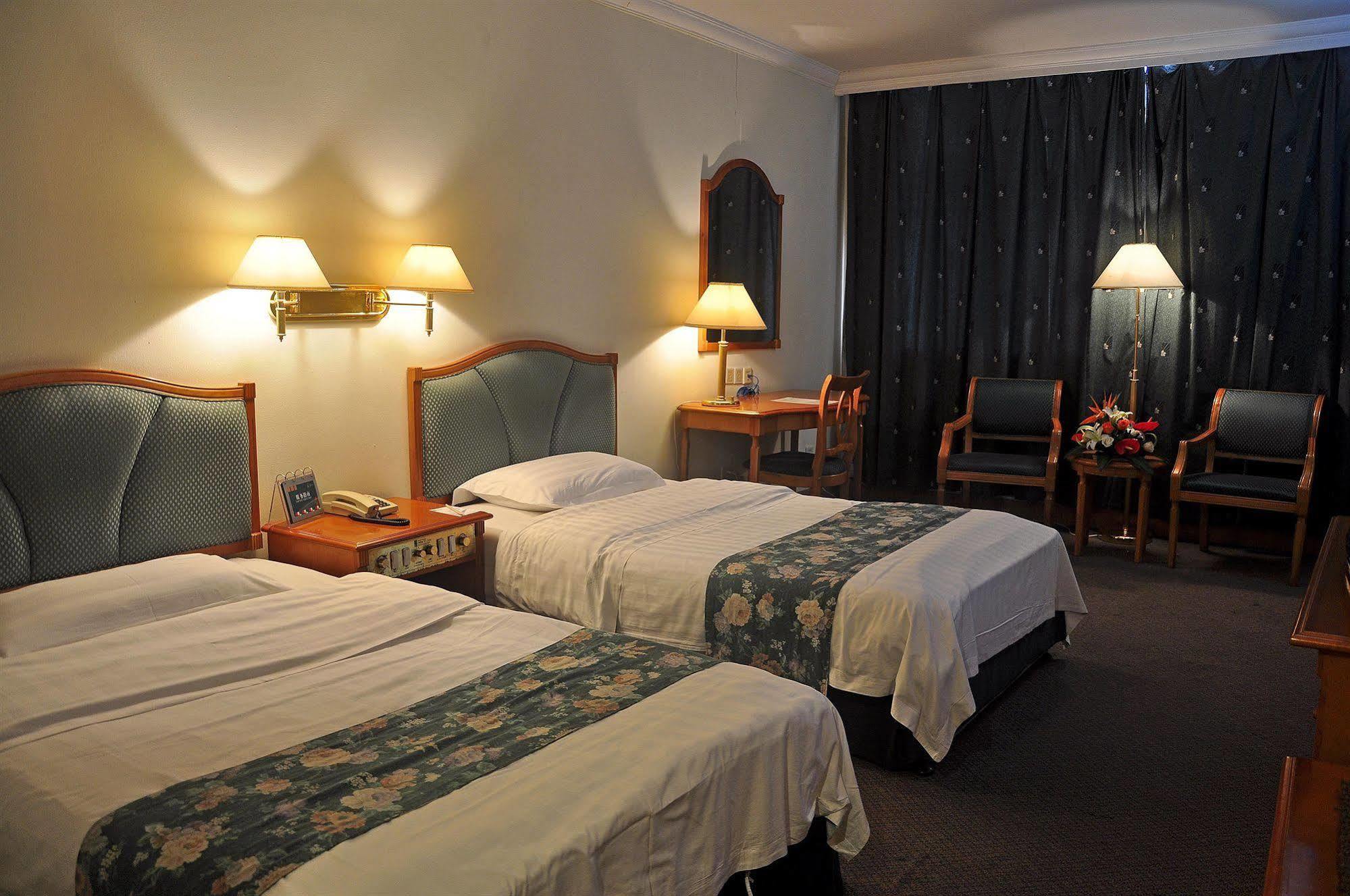 Garden City Hotel Chengdu Extérieur photo