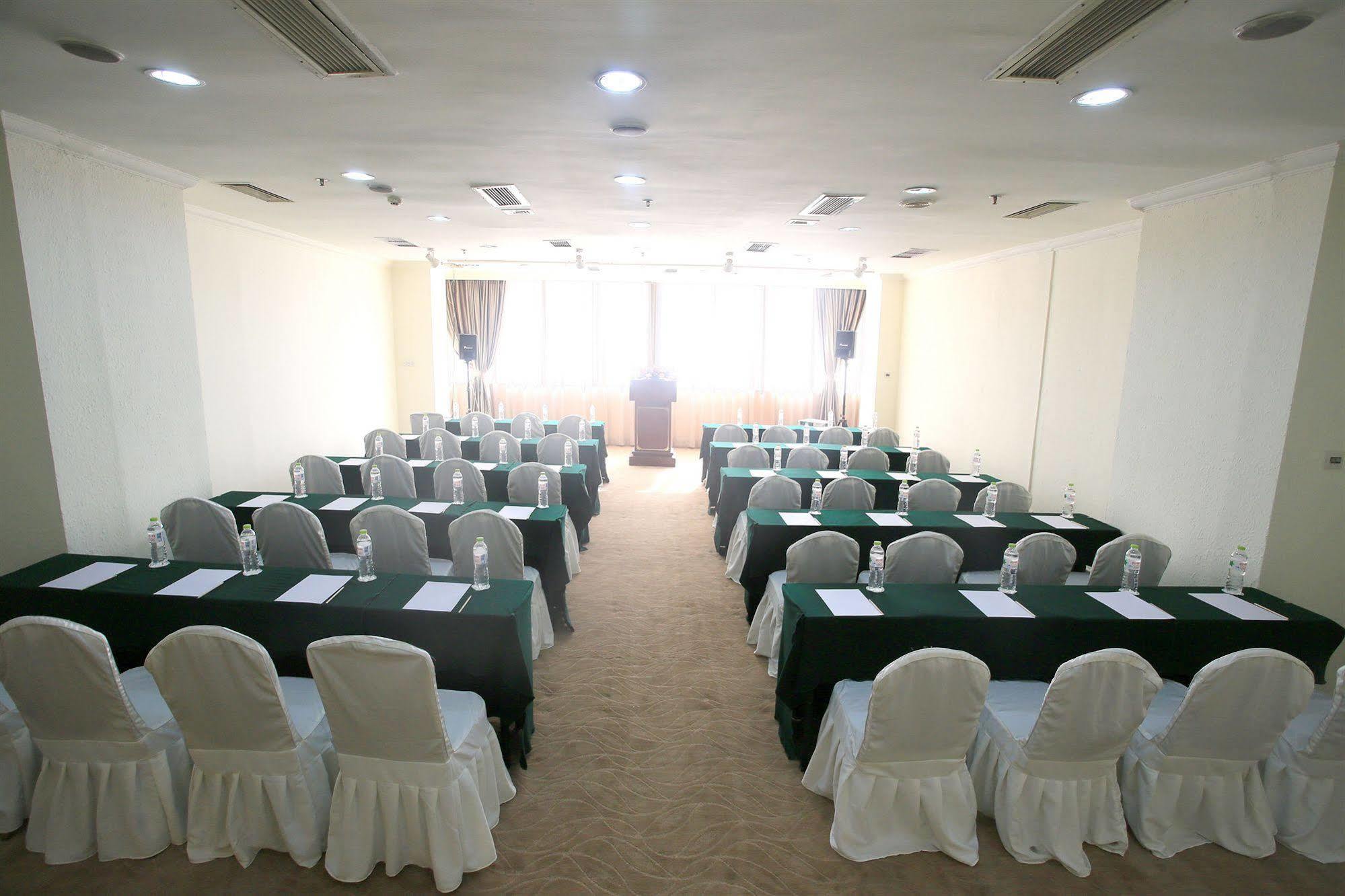 Garden City Hotel Chengdu Extérieur photo