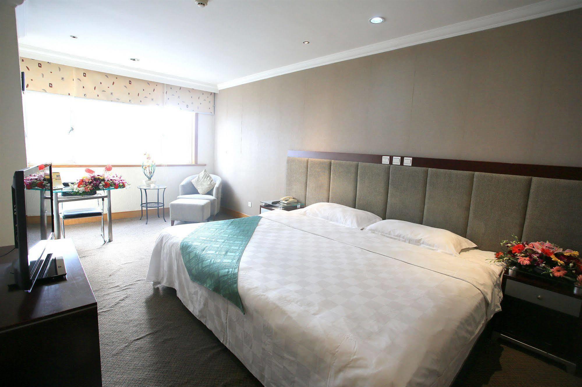 Garden City Hotel Chengdu Extérieur photo